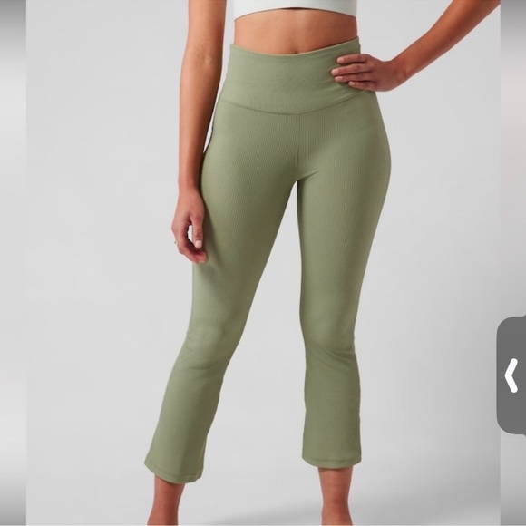 NWOT Athleta Elation Rib Crop Flare Size Plus 1X Eucalyptus Olive Leggings Pants - Picture 1 of 10